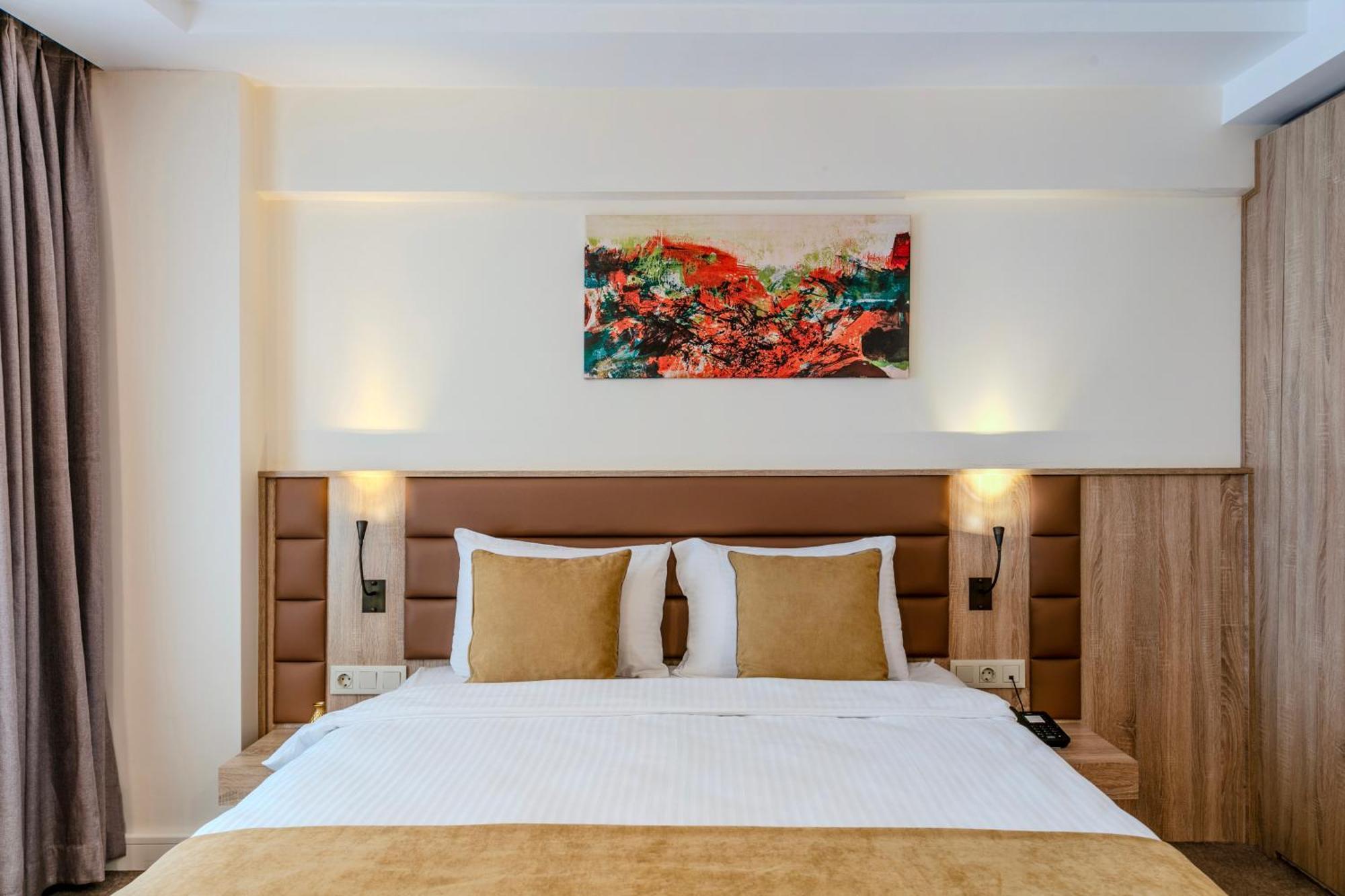 Roys Hotel & Suites อิสตันบูล ภายนอก รูปภาพ