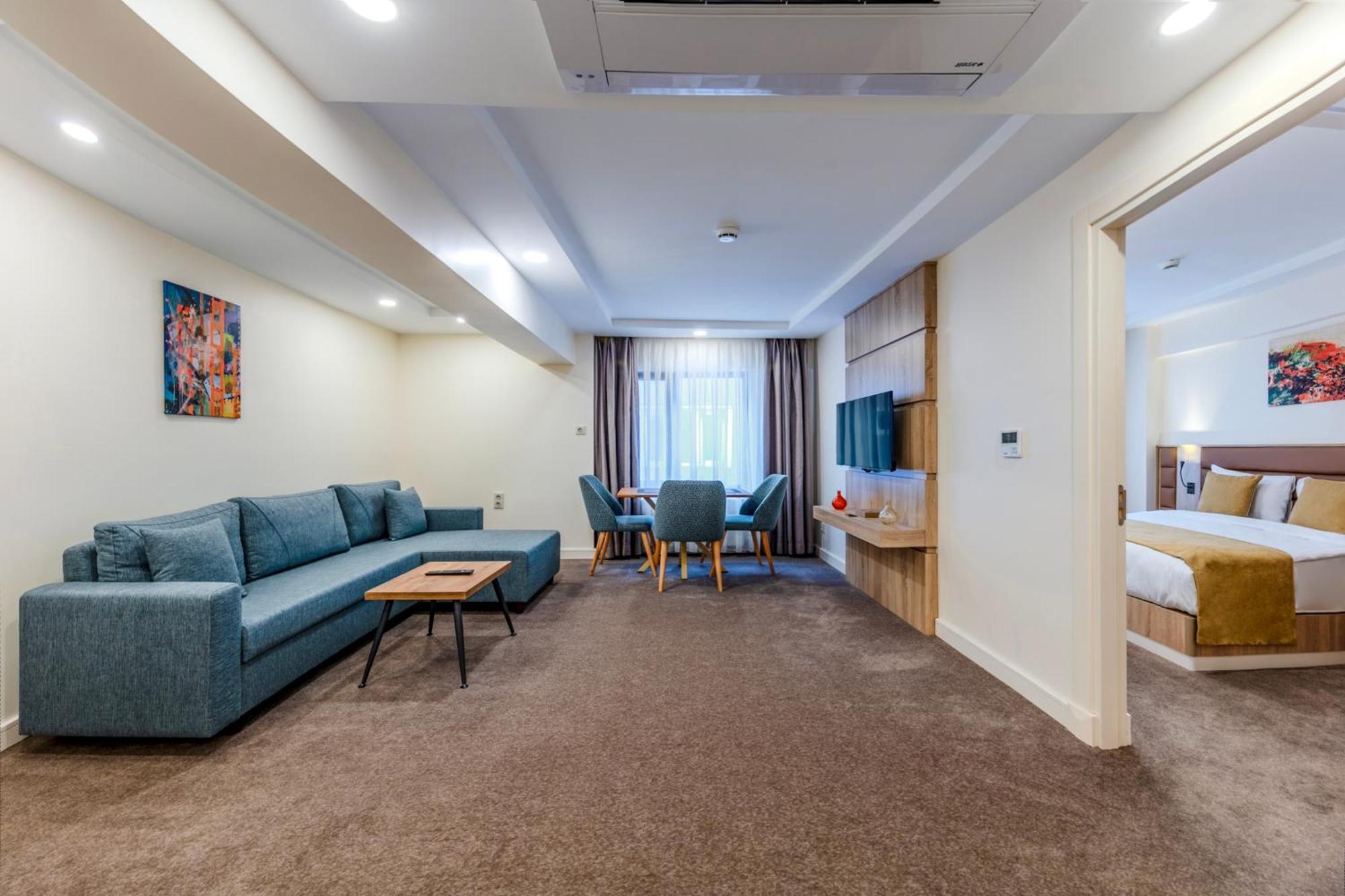Roys Hotel & Suites อิสตันบูล ภายนอก รูปภาพ