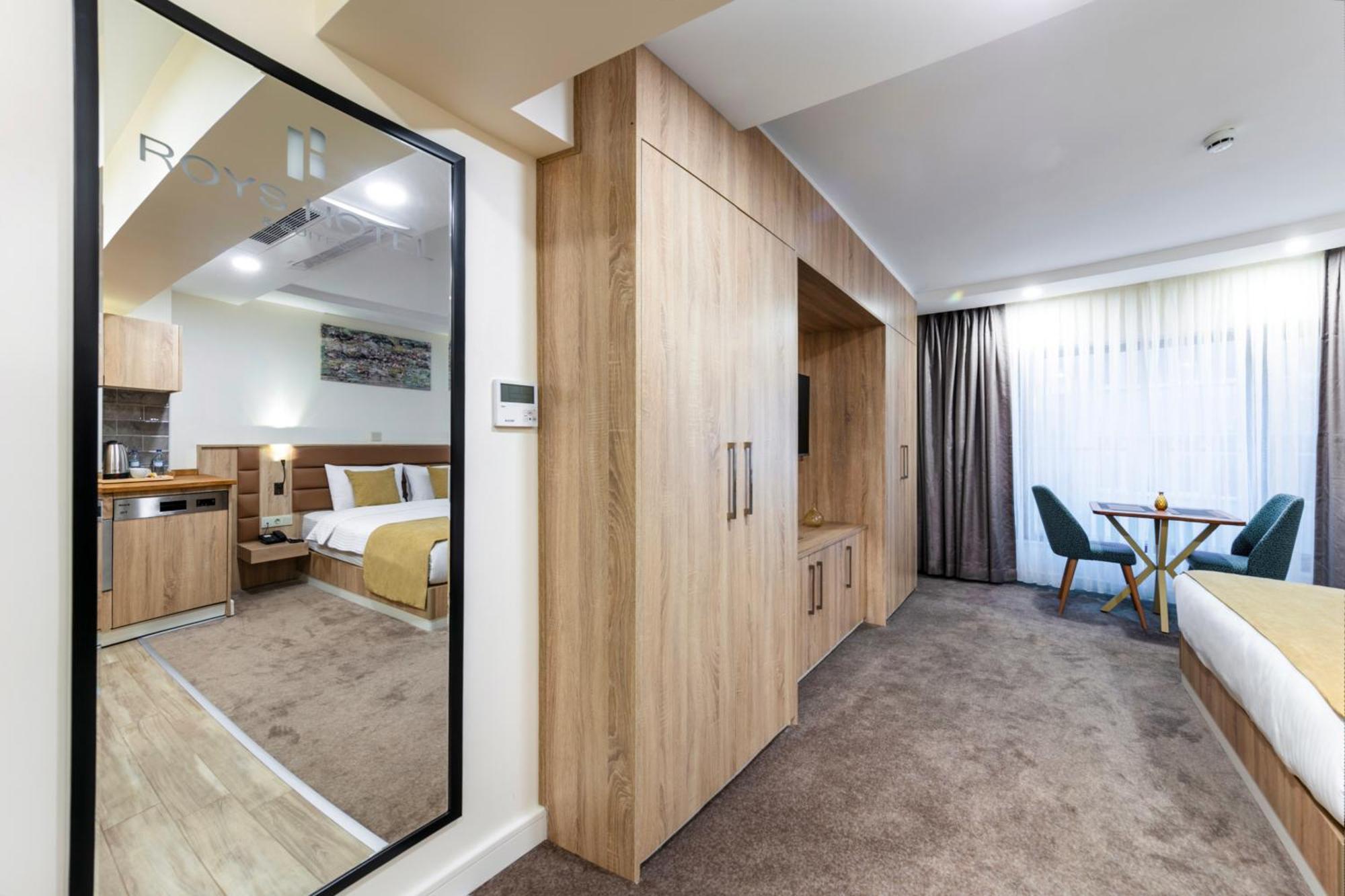 Roys Hotel & Suites อิสตันบูล ภายนอก รูปภาพ