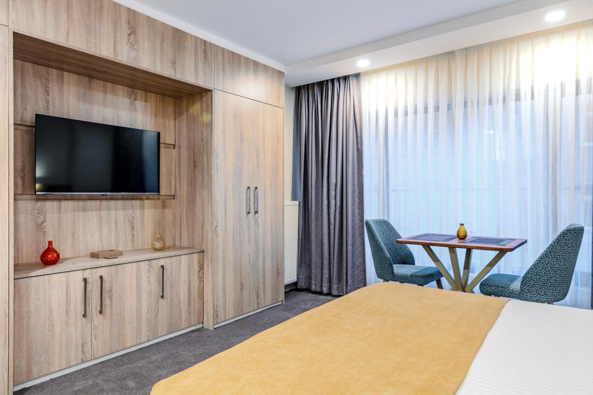 Roys Hotel & Suites อิสตันบูล ภายนอก รูปภาพ