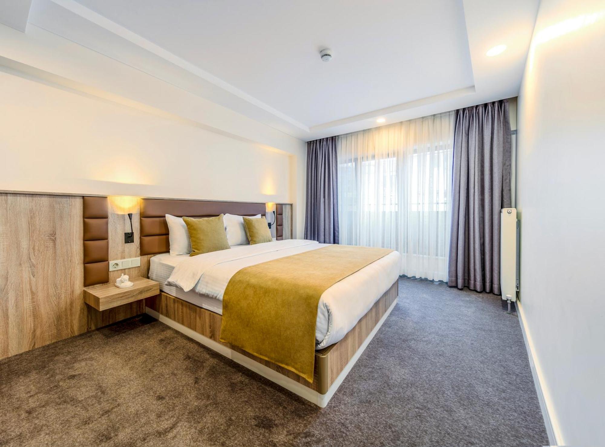 Roys Hotel & Suites อิสตันบูล ภายนอก รูปภาพ