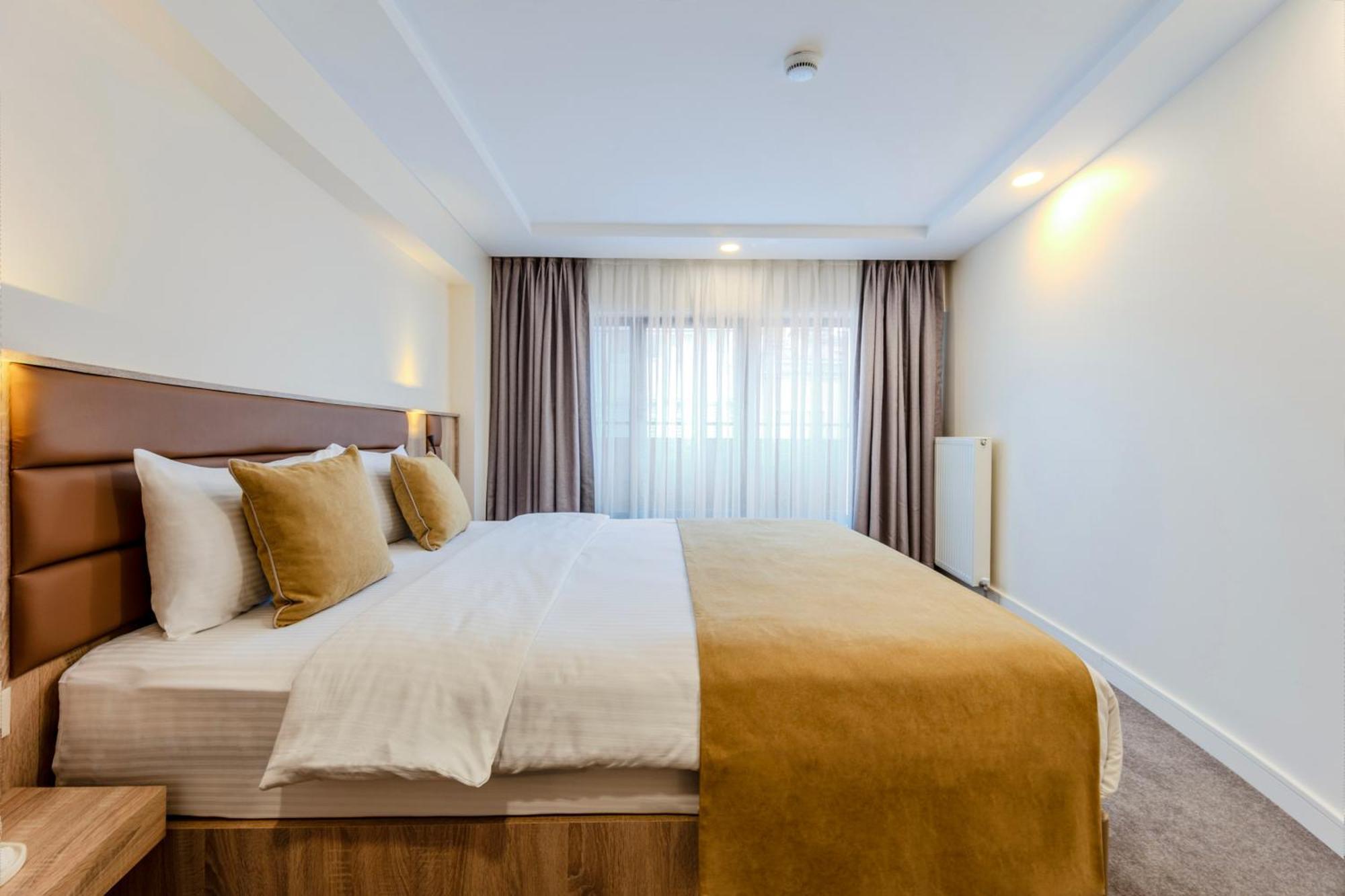 Roys Hotel & Suites อิสตันบูล ภายนอก รูปภาพ