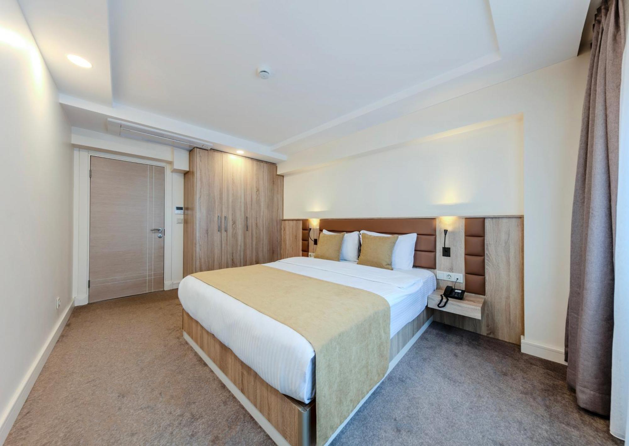 Roys Hotel & Suites อิสตันบูล ภายนอก รูปภาพ