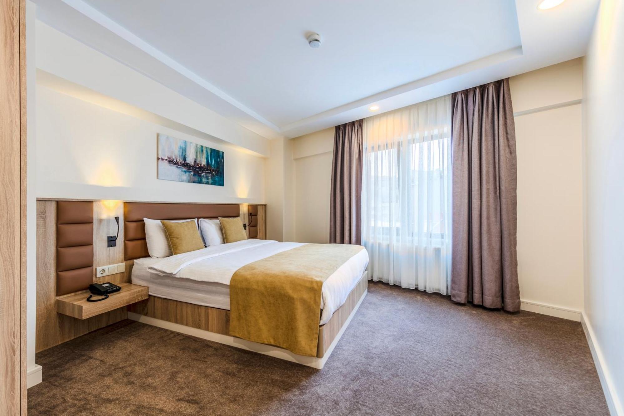 Roys Hotel & Suites อิสตันบูล ภายนอก รูปภาพ