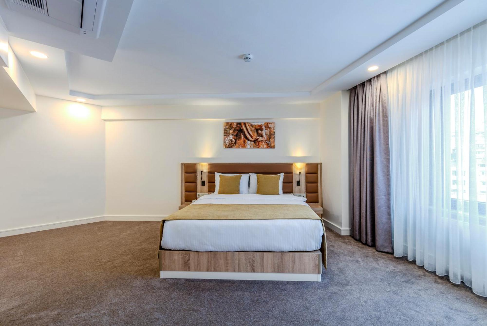 Roys Hotel & Suites อิสตันบูล ภายนอก รูปภาพ